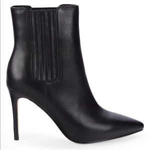 🔥SAKS TANYA ANKLE BOOTIES Sz 5.5